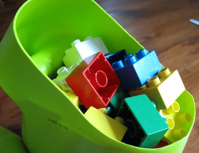 Making Storage Containers with Reclaimed Plastic Bottles
