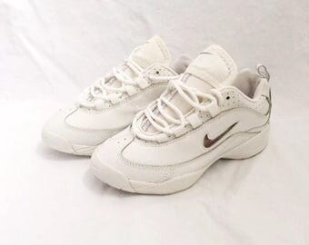 Vintage Womens The Nike Spirit II Cheerleader Shoes Size 5 Deadstock NIB 1998 Vintage Womens The Nike Spirit II Cheerleader Shoes Size 5 Deadstock NIB 1998