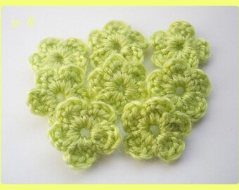 8 flowers applique crochet woolen 2.5 cm light green