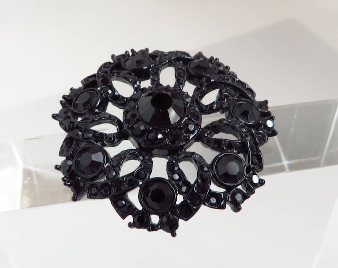 Vintage Black Glass Mourning Brooch | 1960s Floral Wreath Faceted Glass Pin