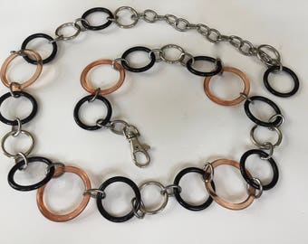 Chain Linking Belt Retro MOD Style Silver Metal with Black and Brown Resin Circles , Size Medium Ladies Belt