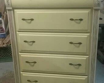 Vintage chest of drawers