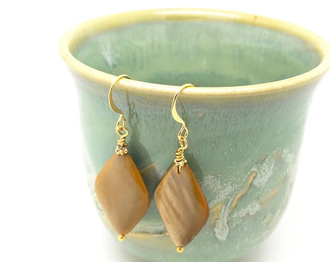 Brown Mother Pearl earrings, Brown Shell Earrings, Brown Diamond shape earrings, Shell Earrings, shell jewelry