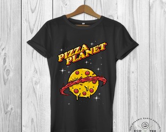 Pizza Planet - Organic T-shirt - Vegan T-shirt - humour - Graphic tshirt - Men's t-shirt - Streetwear - Fashion - Cool t-shirt