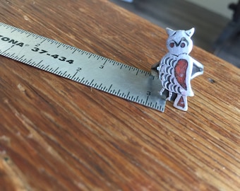 1975 Vintage Silver and Red Coral Owl. US Size 5.