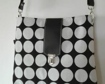 Chic black and white bag