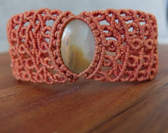 Macrame bracelet with semi-precious stone