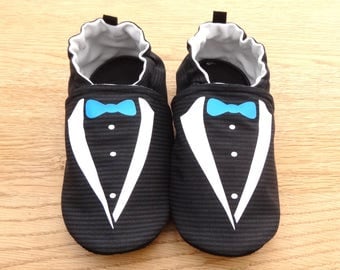 Sole leather baby shoes and black "Tuxedo" chic cotton top