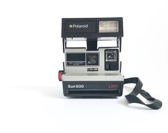 vintage POLAROID camera 1980s SUN 600 tested and in perfect condition