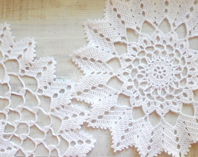 1 Doily and 2 Coasters, Crochet Teatimes Set, White Crochet Doilies and Coasters Set, Gift Set of 2, Gift Set for Sisters, Tea Drinking Set