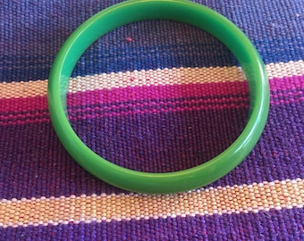 Vintage Chartreuse Bakelite Bangle