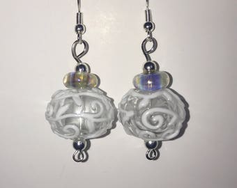 Gorgeous, delicate scroll work on gladd