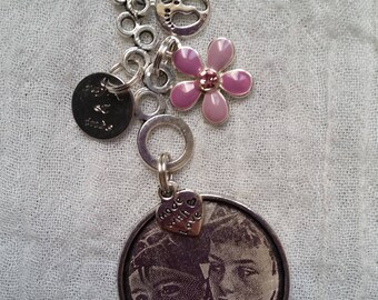 long necklace with engraved medallions