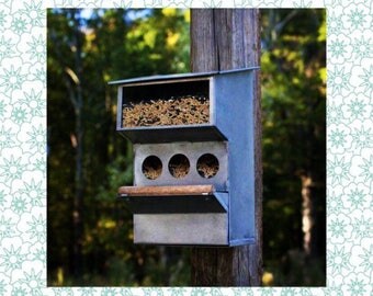 Backyard Buddies Bird Feeder // Bird Feeder // Vintage // Industrial // Vintage Birdfeeder // Garden Decor // Birds // Vintage Farmhouse