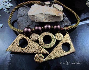 Shabby Chic / vintage statement necklace in antique gold