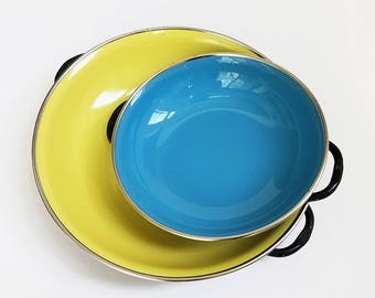 Vintage Enamel Frying Pans Made in Jugoslavia Yellow and Blue / Mid Century Modern 60s Kitchenware Enamelware