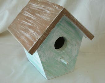 Weathered Look Birdhouse, Bird House with distressed Wood, Hand Painted and Handmade, Perfect for Gift, Decoration, Home and Garden
