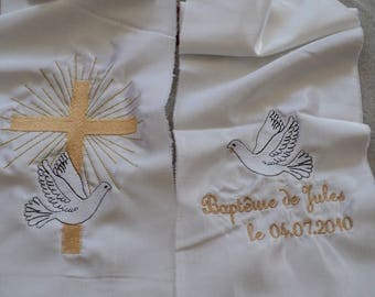 Embroidered and personalized stole or scarf of baptism
