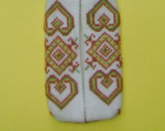 Hand embroidered handkerchiefs case