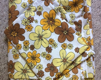 Vintage/retro double size flat sheet and one pillow case