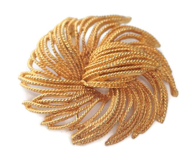 Dimensional Textured Brooch Gold Tone Fringe Flower Pinwheel Look Vintage