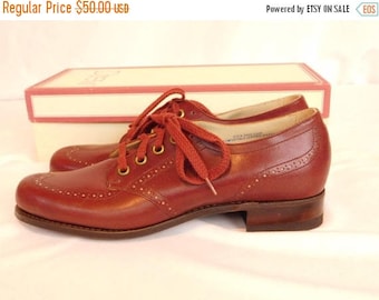 Birthday Sale Vintage Deadstock Leather Wingtip Oxfords Spectator Shoes, Women's Size 7 Narrow