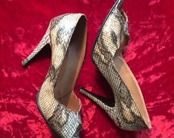 ON SALE Vintage 70s snakeskin stilettos high heel shoes Pumps
