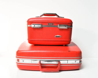 Vintage Bright Red American Tourister Tiara Train Case