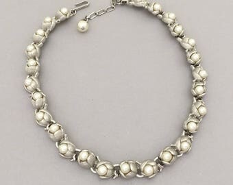 Trifari Pearl Necklace - Vintage 1950s Trifari Pearl Flower Necklace - Pearl Bridal Necklace - Trifari Collar Necklace - Silver Necklace