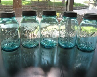 Lot of 5 Vintage Blue Ball Perfect Mason Quart Canning Jars With Ball Zinc Lids , Weddings, Storage, Lighting, Crafts