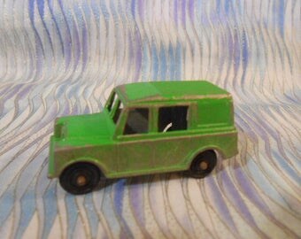 Vintage Land Rover-Metal