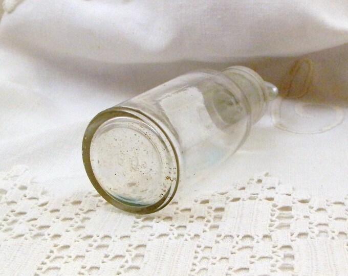 Antique French Clear Glass Medicine / Perfume Bottle with Glass Stopper, Apothecary Doctor Home Decor from France, Retro Home Interior Antique French Clear Glass Medicine / Perfume Bottle with Glass Stopper, Apothecary Doctor Home Decor from France, Retro Home Interior