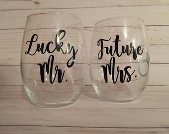 Mr. and Mrs. Wine Glass Set, Stemless Wine, Wedding Gift, Future Mrs Wine Glass, Toasting Glasses, Gift for Bride and Groom