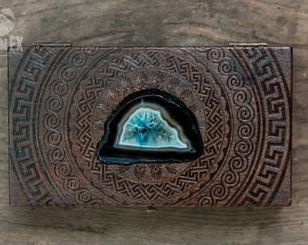box, wooden box, jewelry box, engraved wooden box, custom box, keepsake box, agate, vintage jewelry box, casket, antique, pyrography, wood