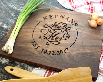 Mr and Mrs Personalized Cutting Board - Engraved Cutting Board, Custom Cutting Board, Wedding Gift, Bridal Shower, Anniversary Gift (041)
