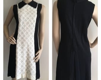 SALE 10% OFF Vintage 60s Dress - Black and White Shift Dress - Lace Panel - SMALL