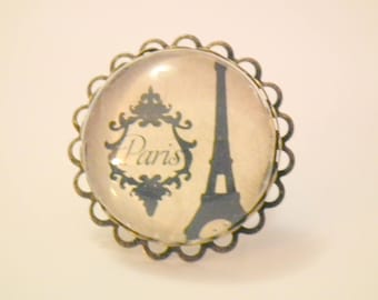Ring cabochon "Tour Eiffel"