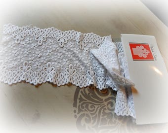 1 meter of lace 14 cm wide