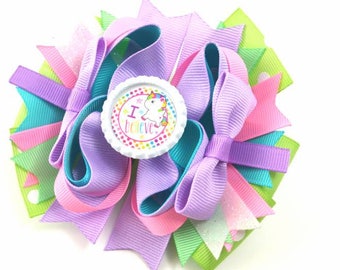 Unicorn hair bow.. unicorn birthday.. unicorn party... unicorn headpiece... Unicorns