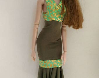 12 fashion dolls