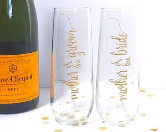 Mother of the Bride Champagne Flute - Personalized Mother of the Groom Gift Bridesmaid Maid of Honor Bride Wedding Glasses -