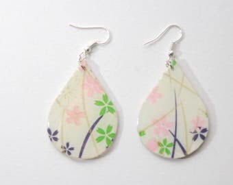 Earrings, floral Japanese, beige background