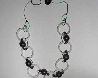 We recycle paper, fashion accessories! Let's Recycle paper to Fashion accessories!