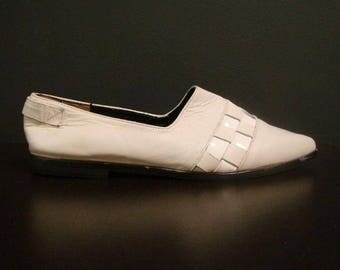 Vintage Woven Ivory Leather Flats, Women's Size 6, White Leather Casual Loafers, Pointed Toe Shoes Casual White Leather Shoes Patent Leather