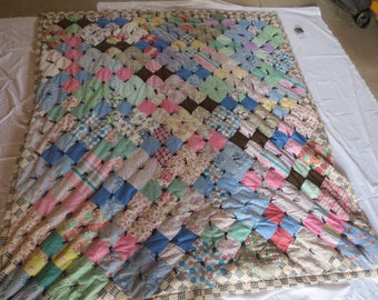 Vintage Quilt 1940s floral fabric / Quilt Squares / Shabby Chic Quilt / 1940s Pattern 60 x 68 Country Cottage Shabby Chic
