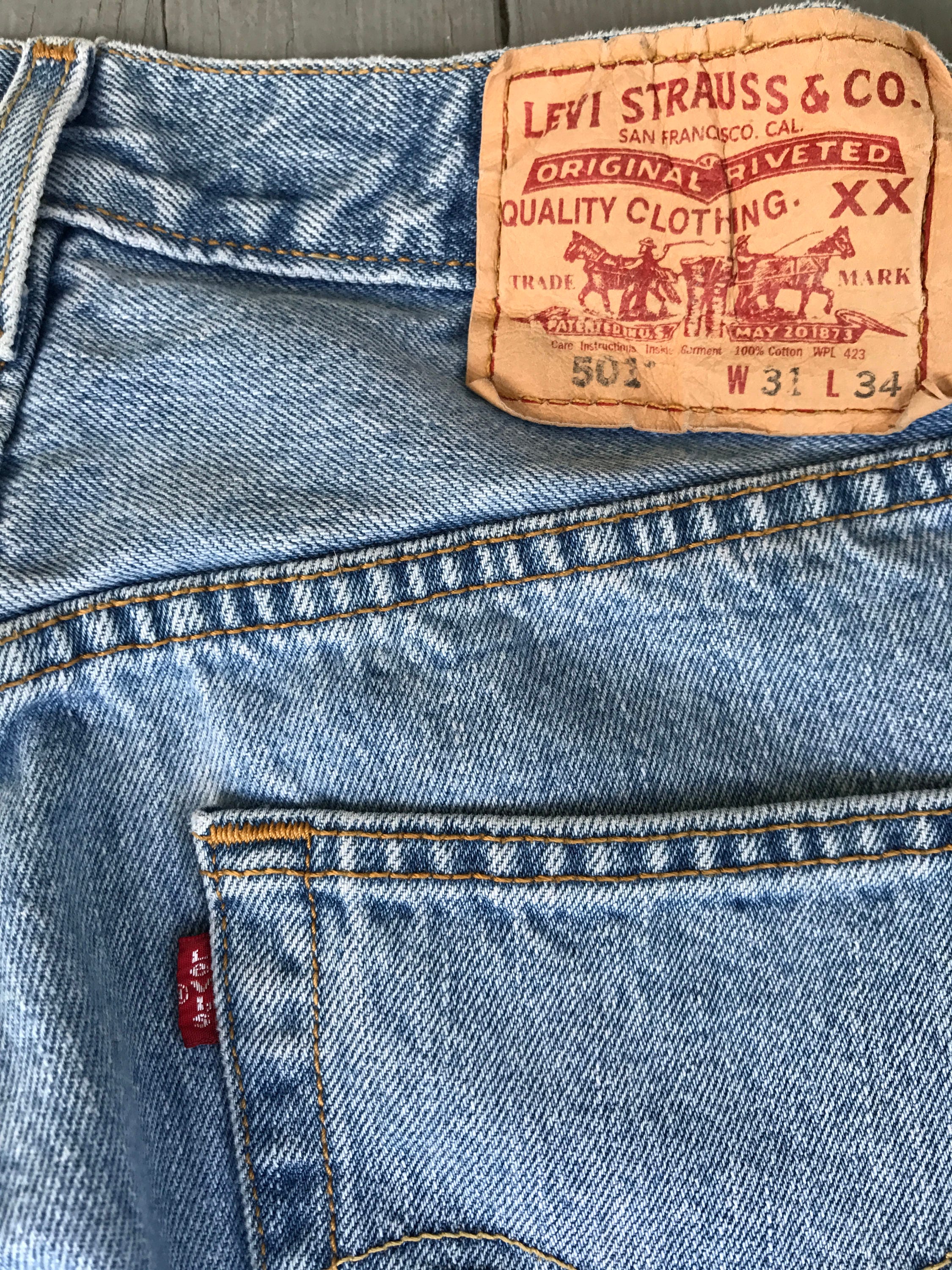 Vintage LEVIS 501 Faded Blue Jeans 5 Button Fly High Mid Waist
