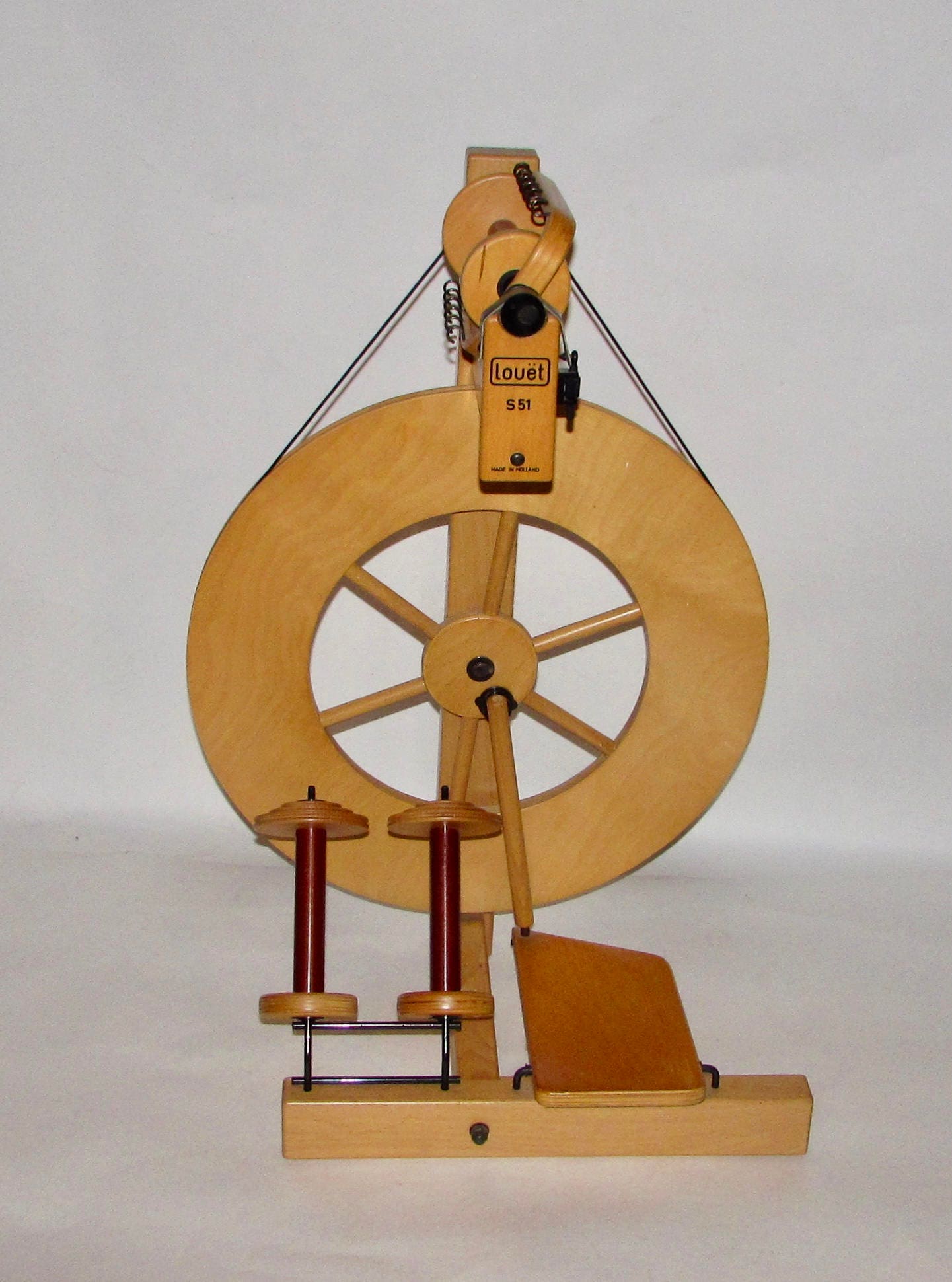 Louet S51 ST or DT Spinning wheel with 3 bobbins previously