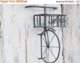 ON SALE Bicycle Wall Shelf / Bicycle Wall Decor / Metal Bicycle /Metal Wall Shelf/ Shabby Chic Decor / Shabby Chic Decor