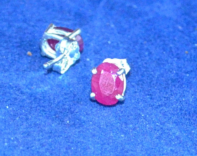 Ruby Stud Earrings, 7x5mm Oval, Natural, Set in Sterling Silver E1104