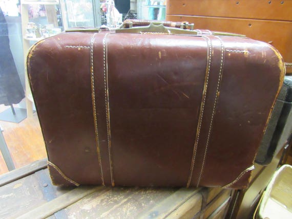 Leather suitcase or large briefcase